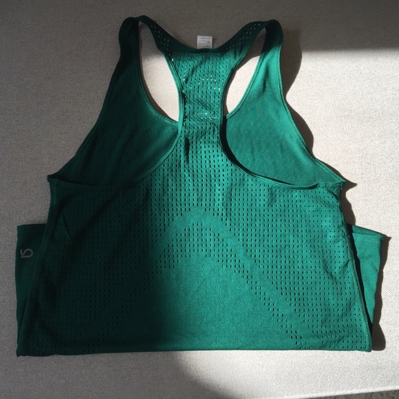 NWOT Gapfit Lasercut Athletic Tank in Jade - Picture 4 of 4